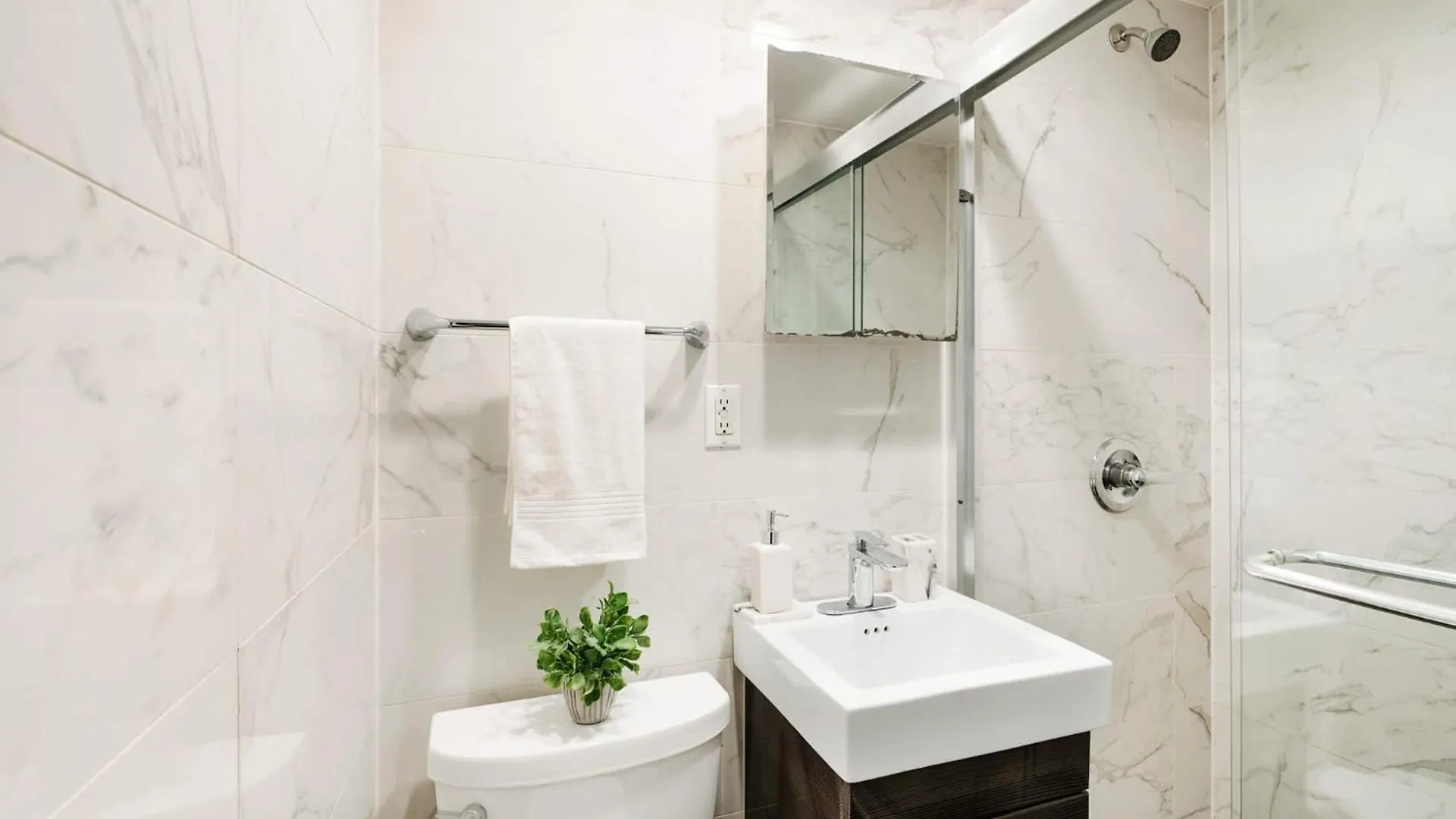 69-3B Celebrate In Style 1Br Prime Lower East Side Brand New New York Apartment