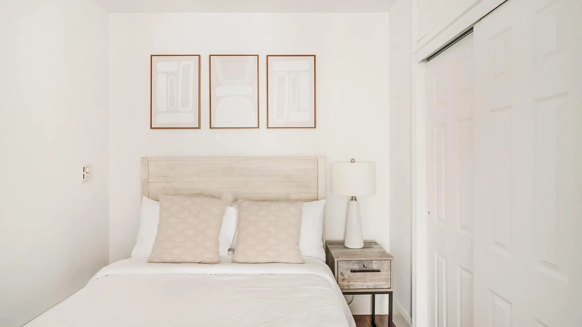 69-3B Celebrate In Style 1Br Prime Lower East Side Brand New New York 0*,  United States